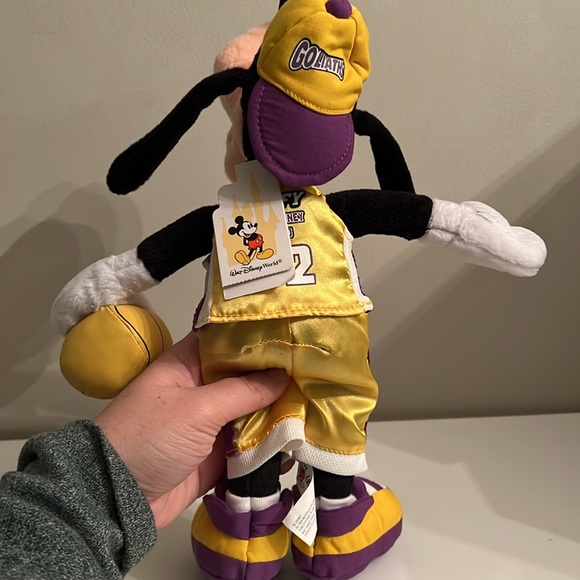 Walt Disney World Goofy Goliaths Basketball Bean Plush - Picture 3 of 3